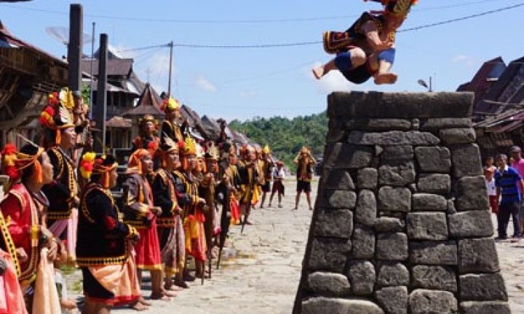 4 Tradisi Unik Ini Hanya Bisa Kamu Temukan di Sumatera Utara