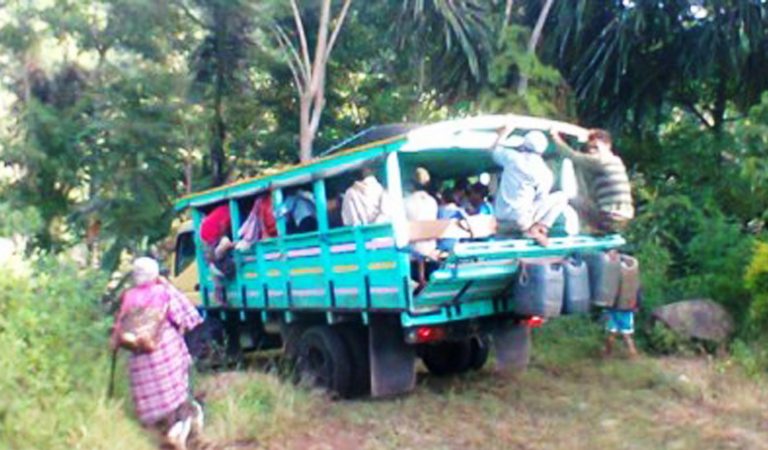 Delapan Jam Bertumpu di Atas Kaki