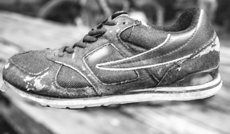 Sepatu, Lukisan, dan Pendidikan Moral Sepatu, Lukisan, dan Pendidikan Moral