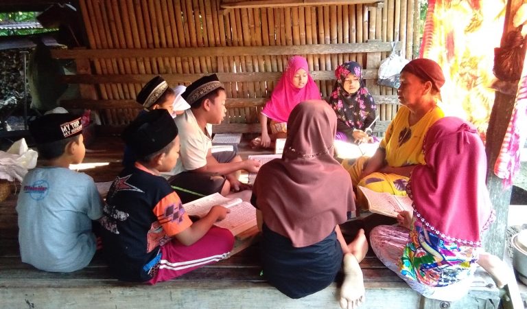 Menumbuhkan Karakter Anak dengan Bercermin Budaya Lokal dan Mengaji Bugis