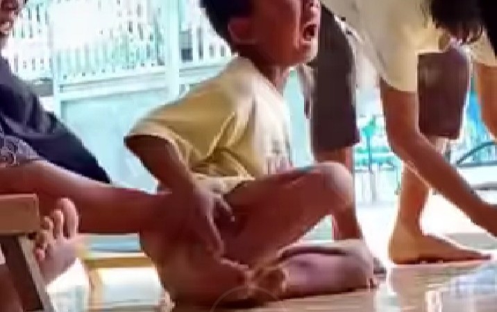 Guru adalah Orangtua, Orangtua adalah Guru Guru adalah Orangtua, Orangtua adalah Guru